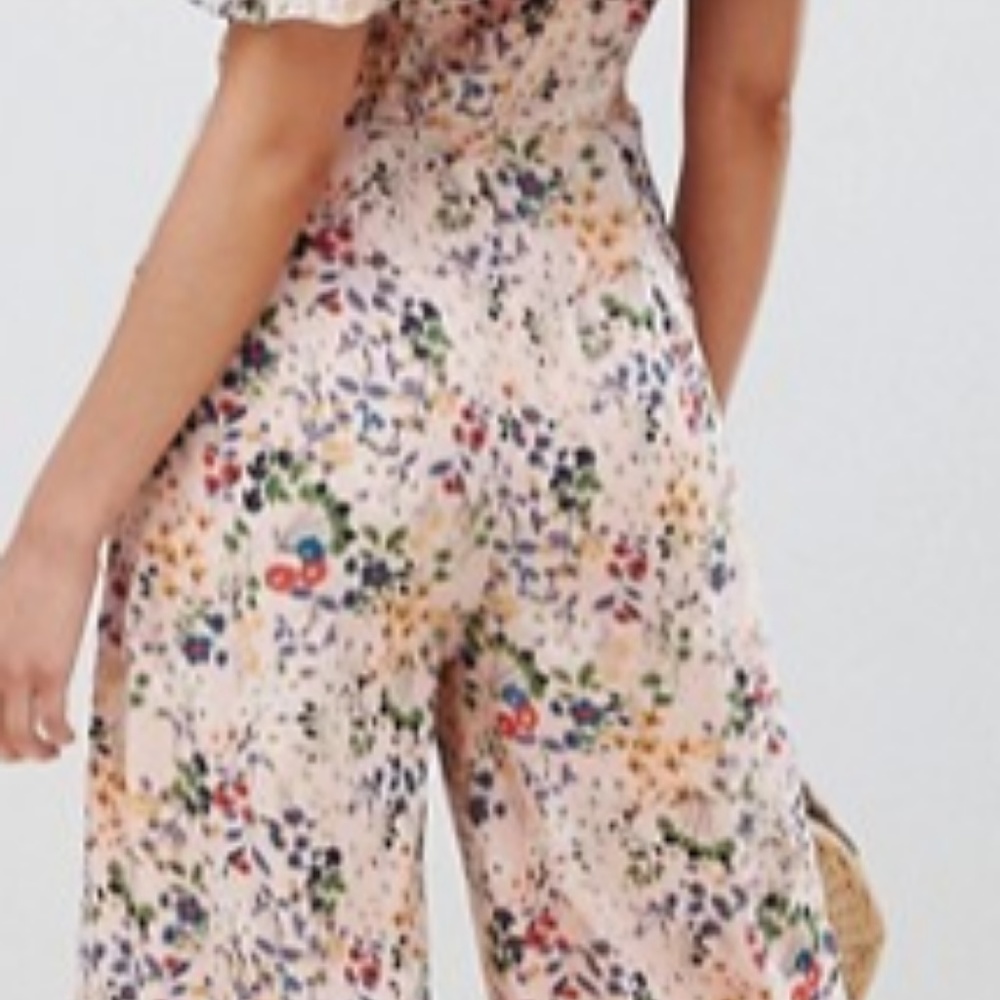 Glamorous Jumpsuit With Ruffle Layer In Floral - Picture 7 of 7